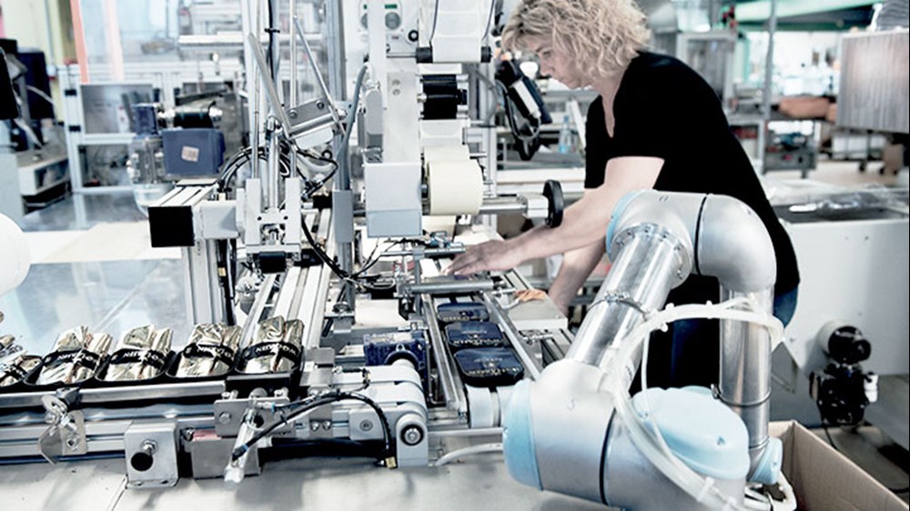 Cos'è un robot antropomorfo industriale e principali applicazioni - Universal Robots
