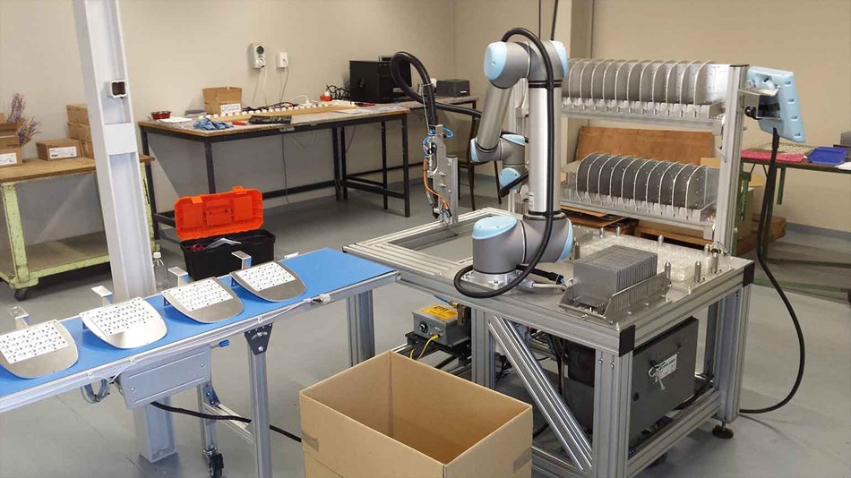 Robot Colaborativo UR10 de Universal Robots en la empresa Betacom 