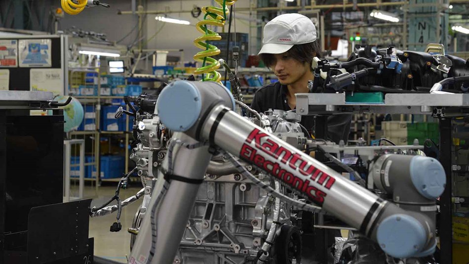 Brazo Robotico UR10 de Universal Robots en la empresa Nissan 