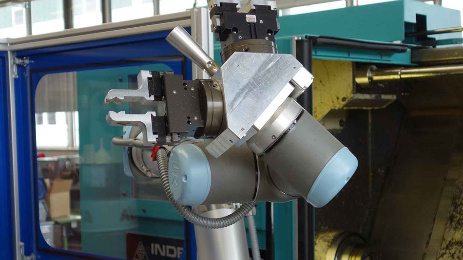 Robot Colaborativo UR10 de Universal Robots en la empresa Fries Maschinenbau de Metal y Mecanizado 