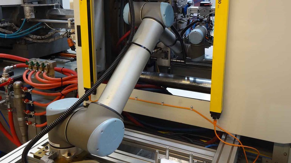  Robot colaborativo UR10 de Universal Robots en la empresa Talbot Technologies