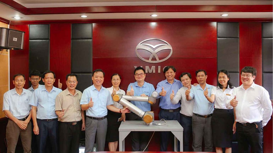 Golden robot winner - Vinacomin motor industry joint stock company