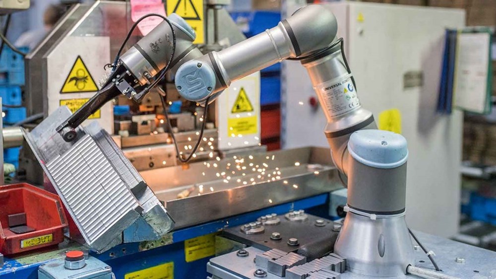 Saldatura con i cobot, una soluzione a portata di PMI - Universal Robots