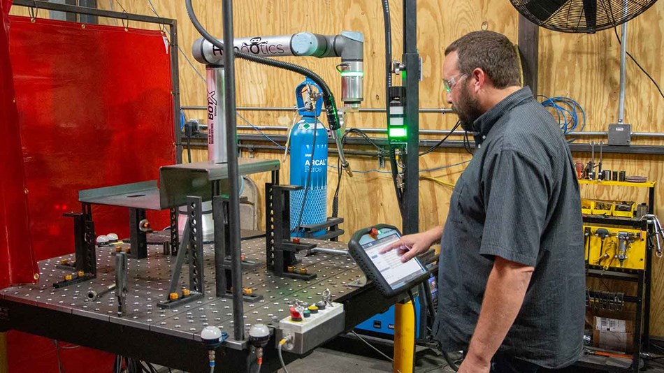 Eric Larson Programs a cobot to weld