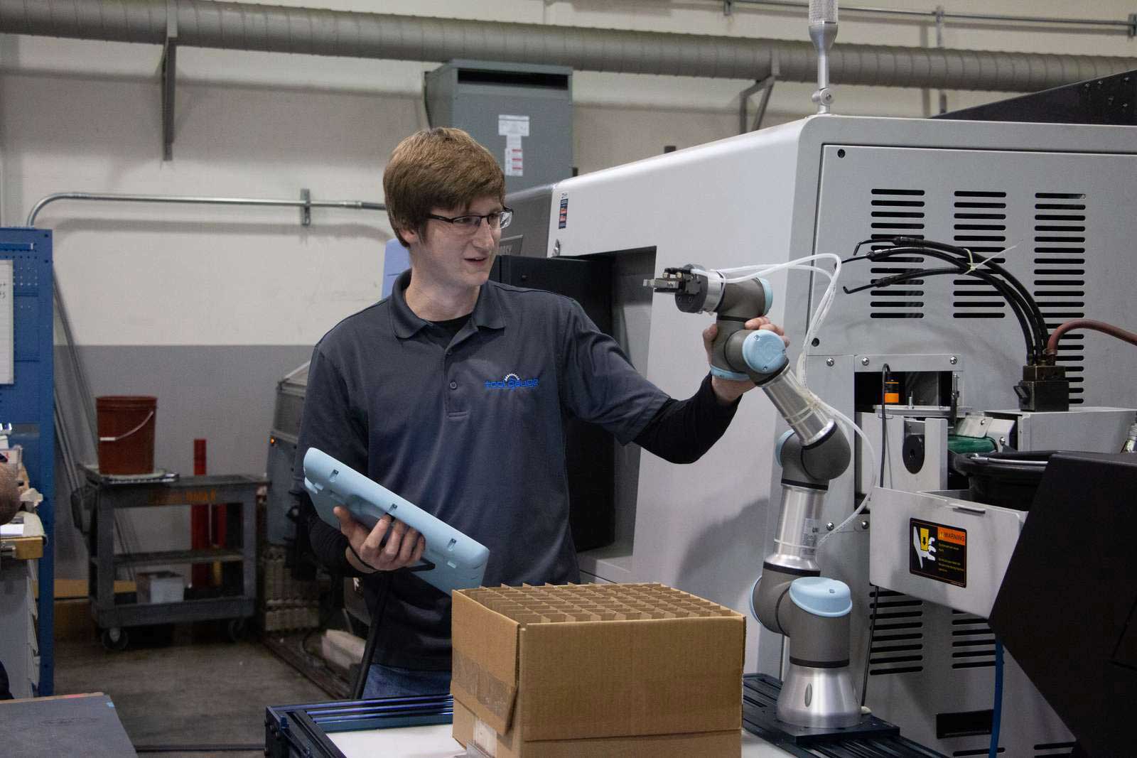 industrial robots and cobots