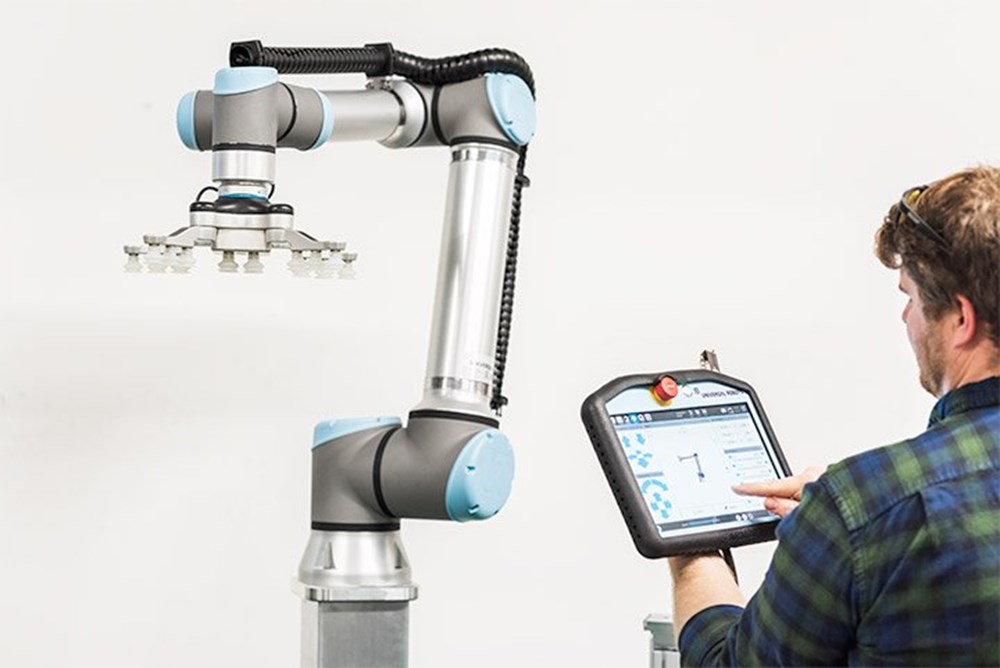 the e-Series Cobots Integrate into Modular Robot Cells