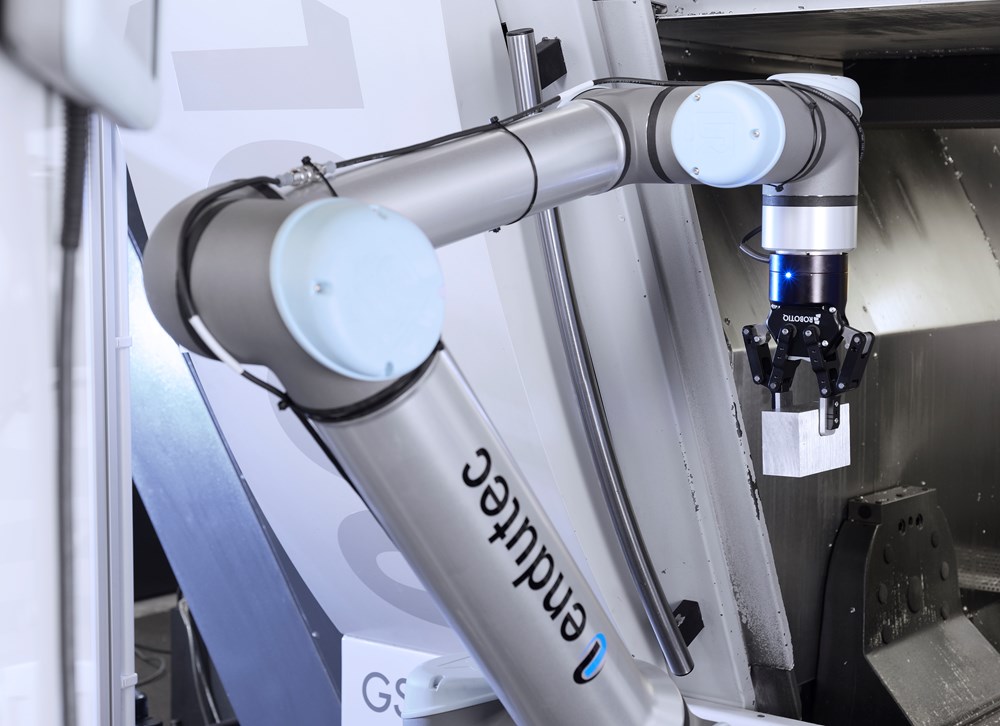 I cobot impiegati nella produzione da Endutec GmbH durante la pandemia