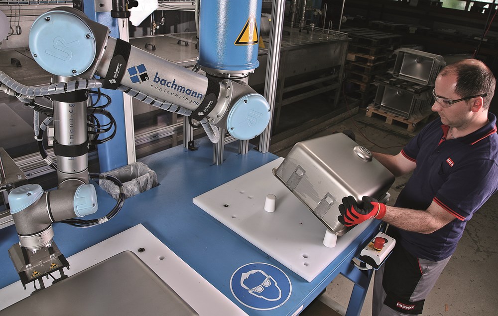 I cobot aprono l'industria del mobile alla digitalizzazione - Universal Robots