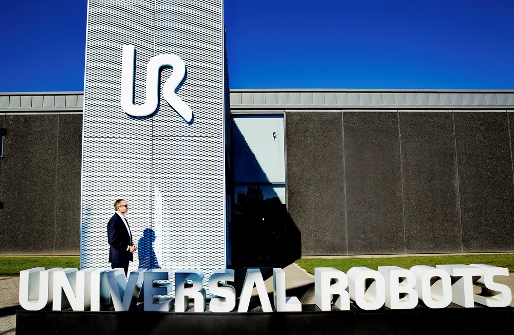 Jürgen von Hollen, Universal Robots