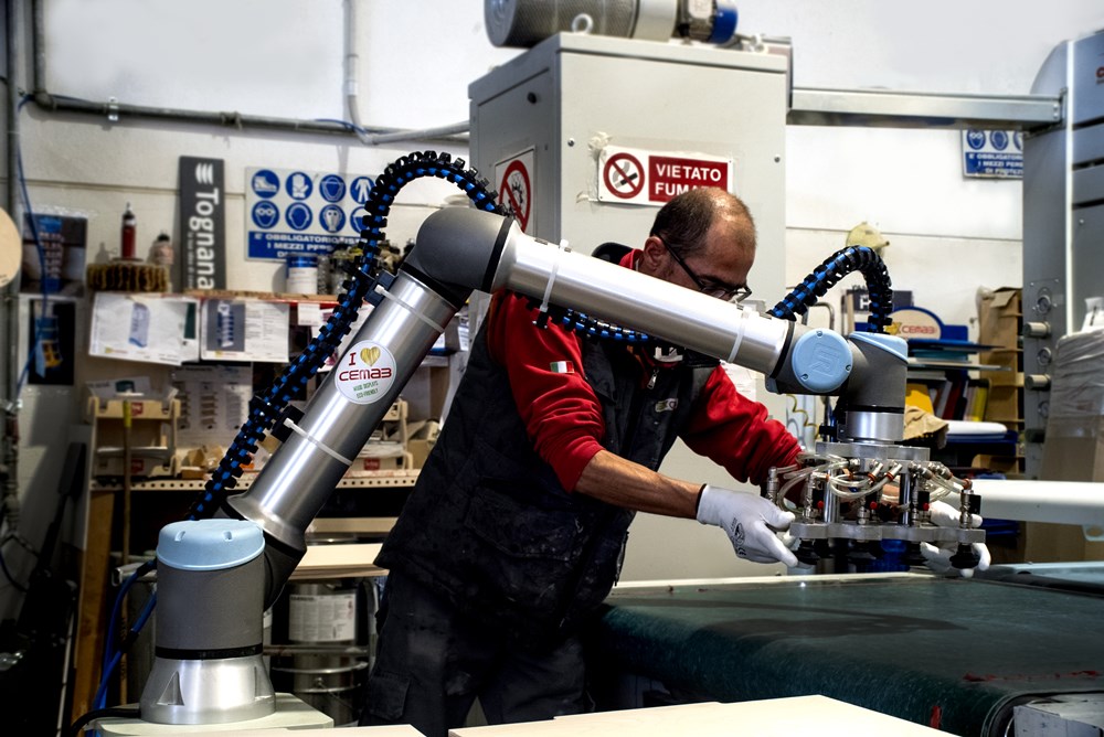 I benefici dell'automazione robotica industriale per l'azienda - Universal Robots