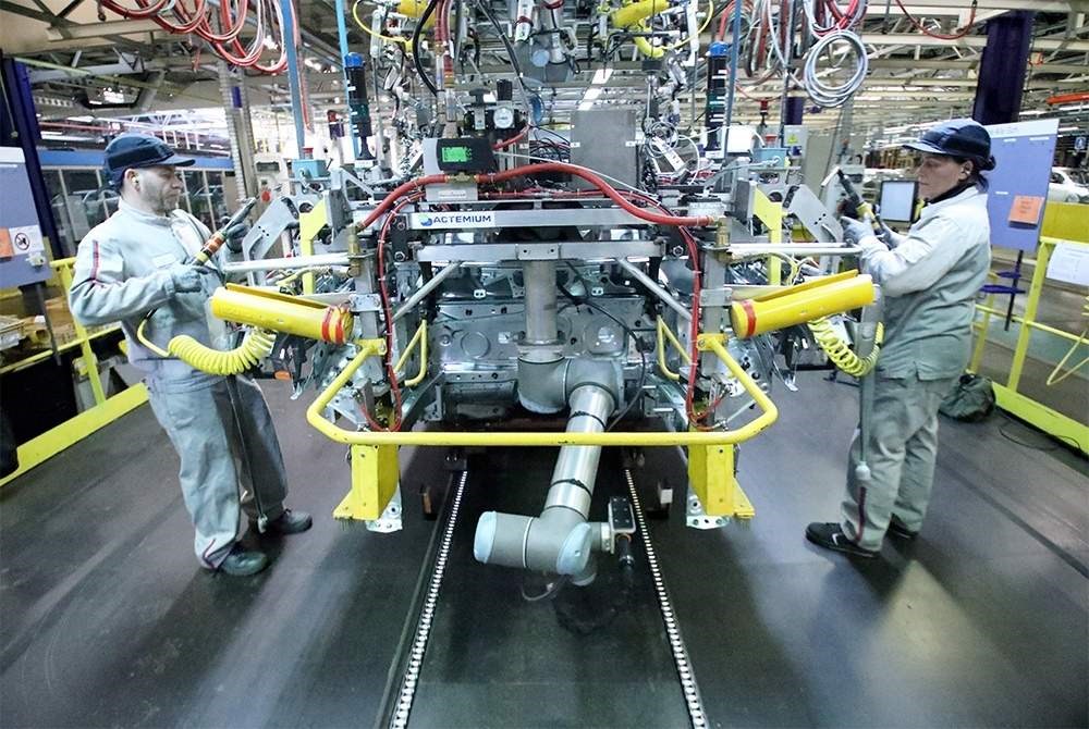 Cobot Universal Robots impiegati nell'industria automotive 