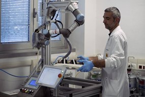 OPERATIVO CON QUALUNQUE INSTALLAZIONE - Universal Robots
