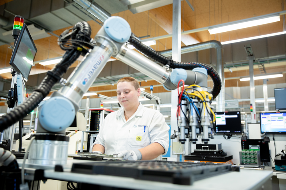 An toàn lao động trong sản xuất khi cộng tác robot và con người