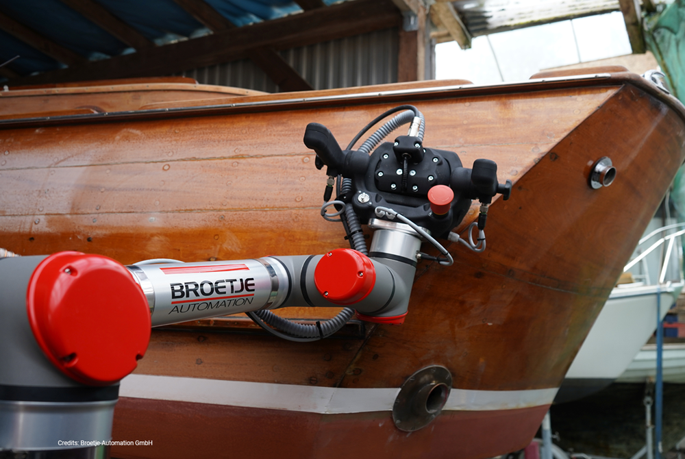 Schönheitsschliff: Der BoatBOT im Einsatz
