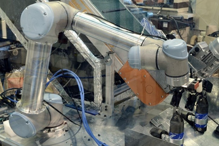 quali aziende hanno applicato i cobot al processo produttivo -CLAMCLEAT - Universal Robots