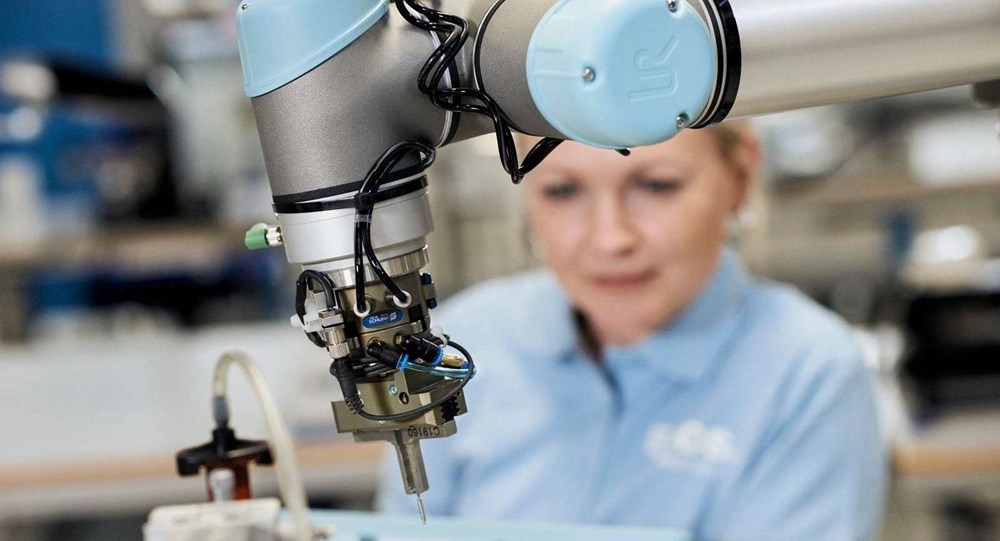 Cobots et robots traditionnels, en quoi se distinguent-ils ?