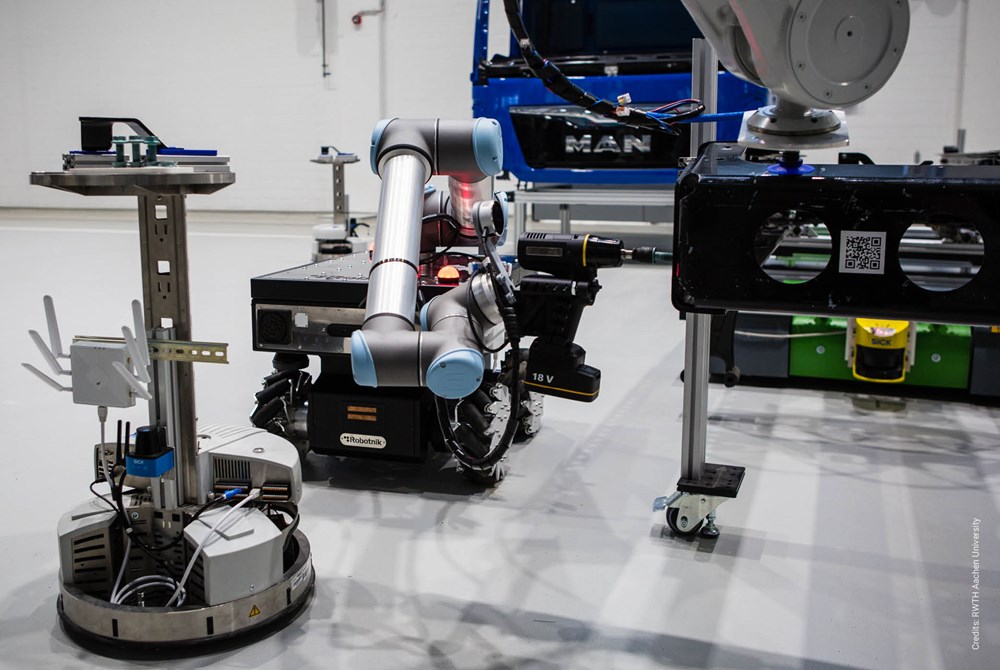 Unsere Cobots kommen bei der Forschung an einem linienlosen, mobilen und autonomen Montagesystem zum Einsatz.