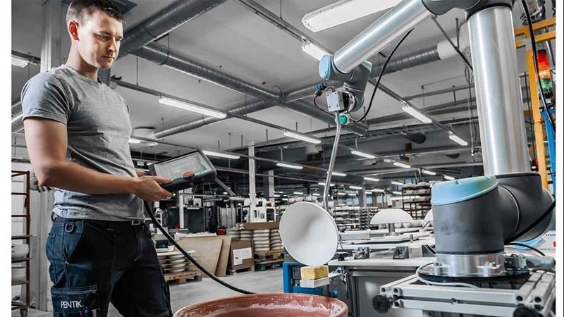 Per un lavoro più sicuro, piacevole e sano - Universal Robots