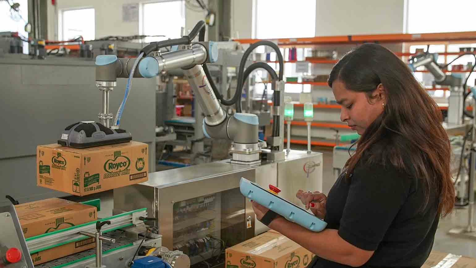Methods to use cobot arms for palletizing options