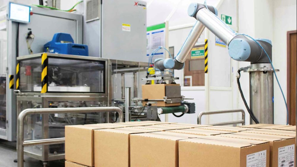 Robot xếp dỡ hàng trên pallet