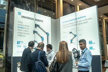Universal Robots Dünya Otomotiv Konferansı'na katıldı