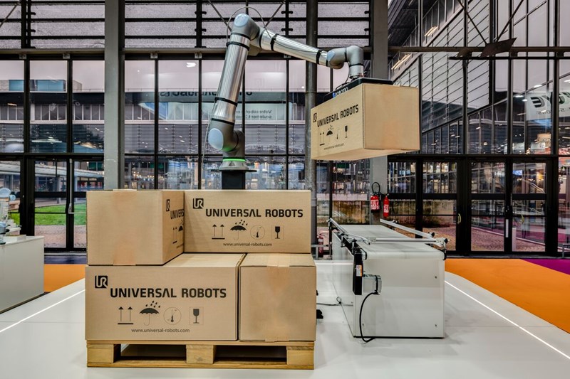 Optimove cobot