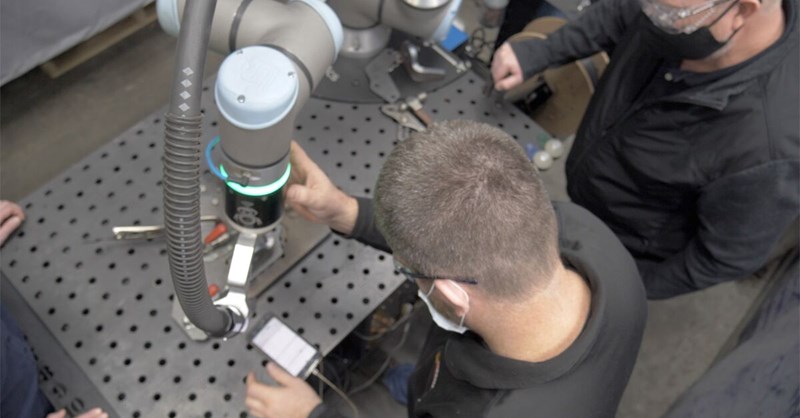 Siouxland Fabricating flessibilità e facilità d’uso - Universal Robots