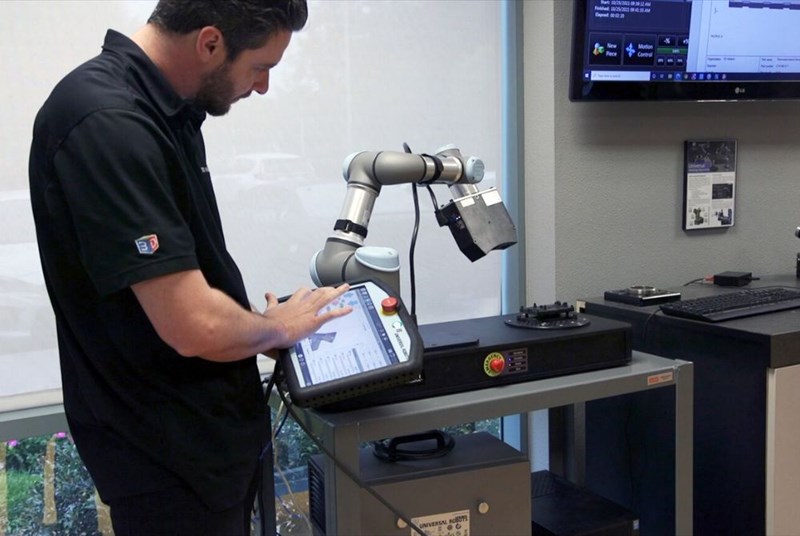 La collaborazione con i Cobot Universal Robots per 3D Infotech
