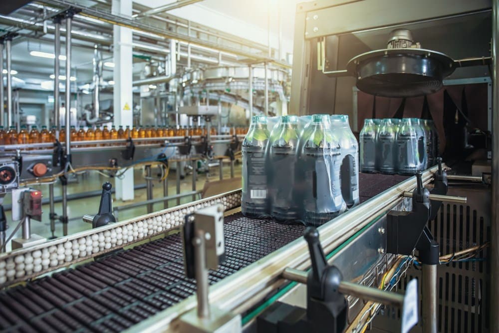 Indústria de bens de consumo: características, dores e uso de cobots nas aplicações