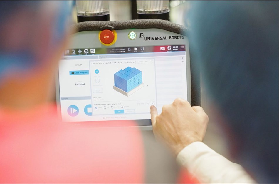 Kapsamlı programlama gerektiren geleneksel robotların aksine, Robotiq kullanıcı dostu bir arayüz sunuyor.