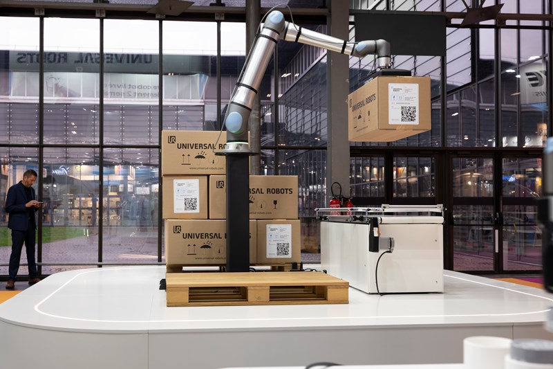 Optimove used in cobot palletizer